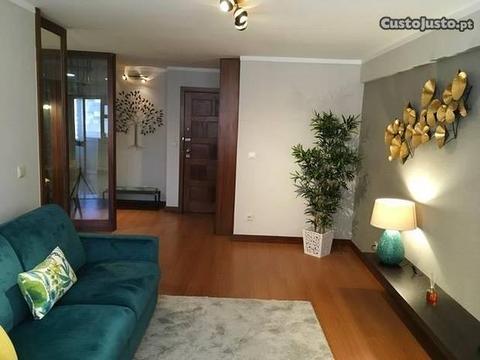 Apartamento T1+1 Antas/Praça Velásquez