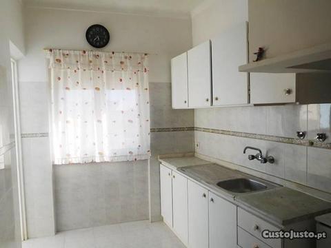 Apartamento T2 no centro de Alverca