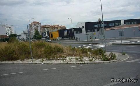 Terreno com 320m2 Venteira Amadora - SU-BE115072