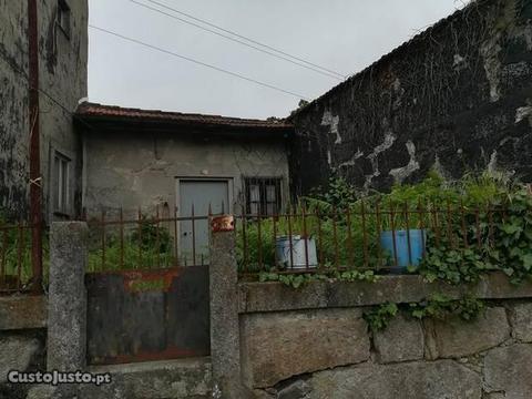 Casa c/ Terreno - Rio Tinto