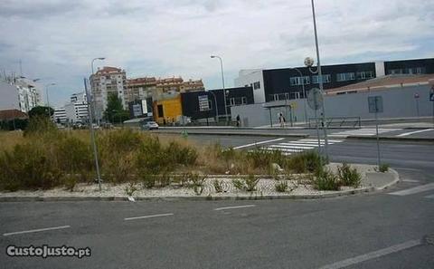 Terreno com 380m2 Venteira Amadora - SU-BE115077