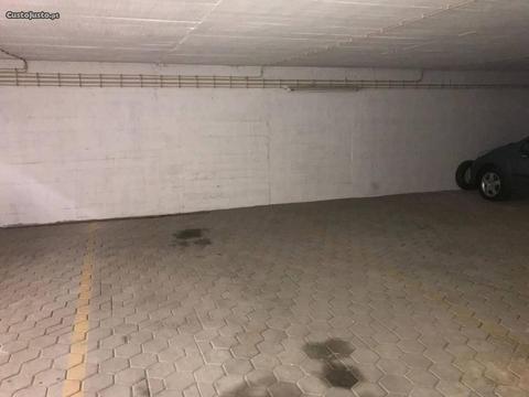 Garagem com 20m2 Quinta da Malata Portimão