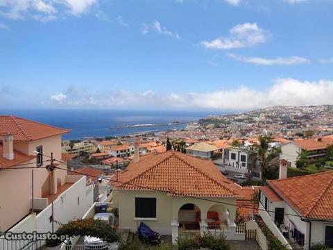 Moradia V4 no Funchal