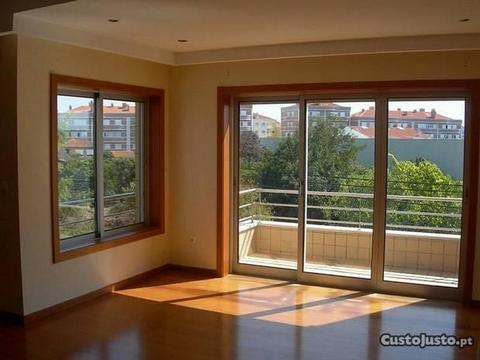 Apartamento T3 com terraço a 2min do Glicínias