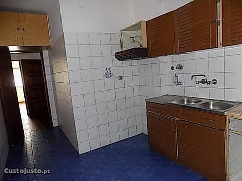 Apartamento T2 em Baixa da Banheira!