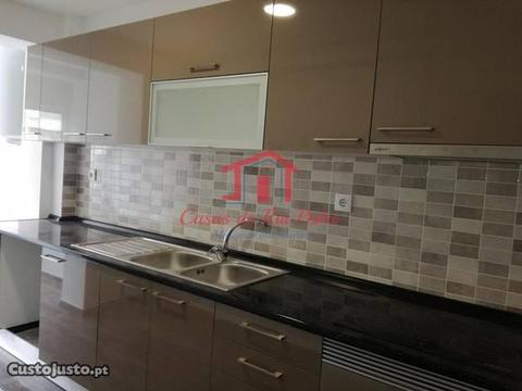 Apartamento T2 totalmente remodelado e com terraço