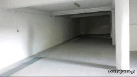 Garagem com 90m2 Espinho IT-5177-1