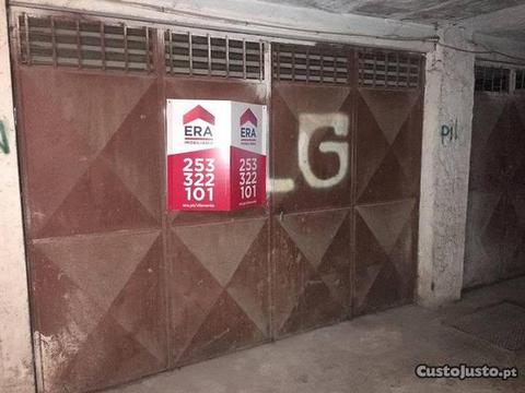 Garagem com 12m2 Vila Verde