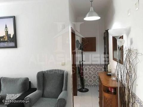 Apartamento T2 em São Marcos