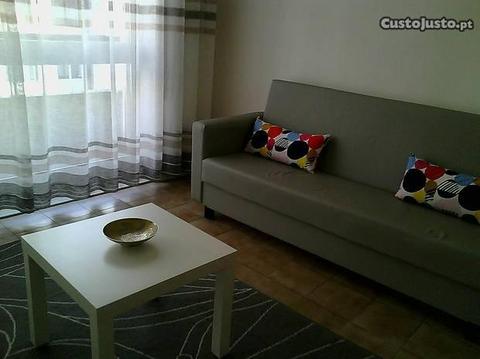 Apartameno T1 no centro do Porto Mobilado e Equipa