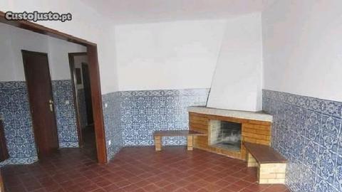 Apartamento T4 São Domingos São Salvador GO-A371