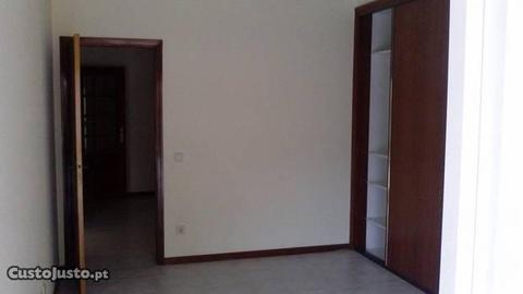 Apartamento T3 Pinheiro da Bemposta IT-7448