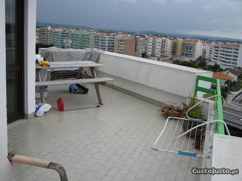 Apartamento T2 com terraço, boas vistas