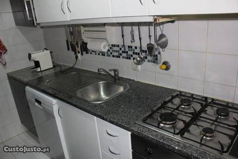 Apartamento T3 junto à Circunvalação