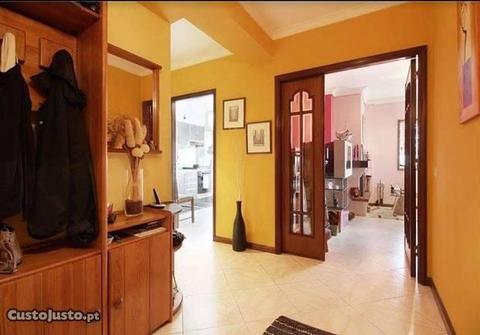 T2 com lugar garagem as Devessas