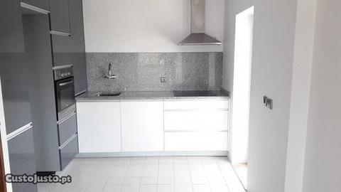 Apartamento T3 Renovado em São João da Madeira!