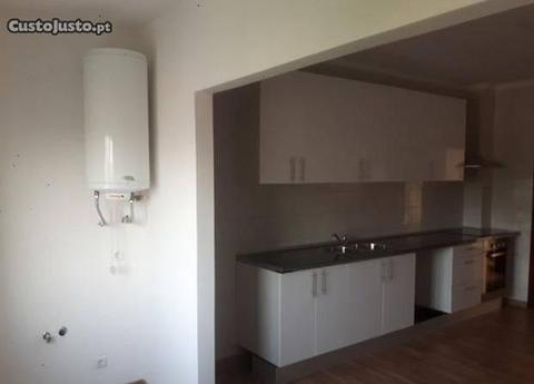 Apartamento T3 remodelado em Canelas VNG