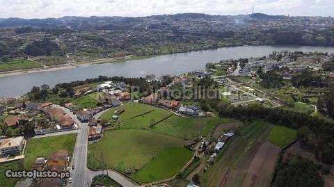 100% Financiadas - Moradias T4 com vistas Rio