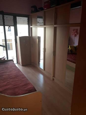 Apartamento T2 remodelado Baixa Banheira