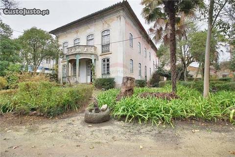 Encantador Palacete em Anadia com terreno