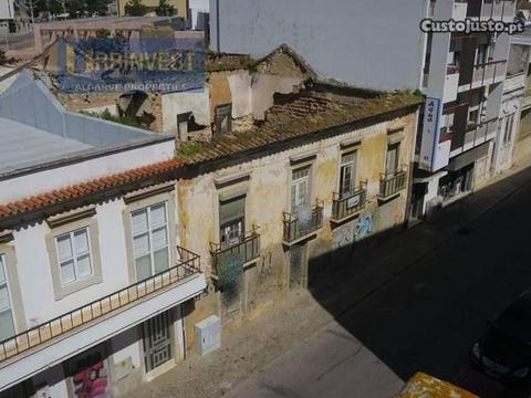 Prédio Para Reconstrução Na Baixa De Faro, Algarve