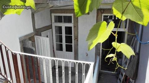 Prédio c/ 10 estúdios, na baixa do por