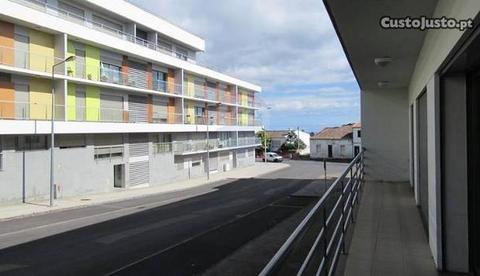 Apartamento T3 em Ponta Delgada, Santa Clara