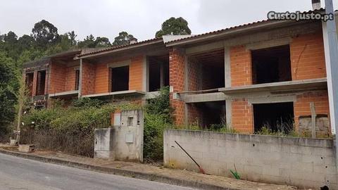 Moradias alvoradas em Anadia desde 66.500EUR