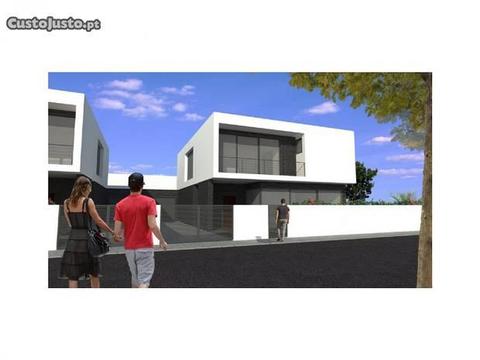 Moradia V3+1 com 562m2 em Mafra