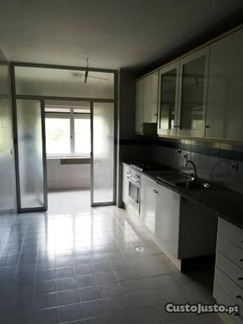 Apartamento T2 próximo Hospital de S. João