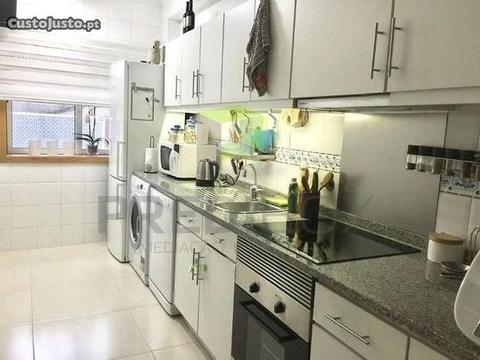 Apartamento T2 com lugar garagem - São Bernardo