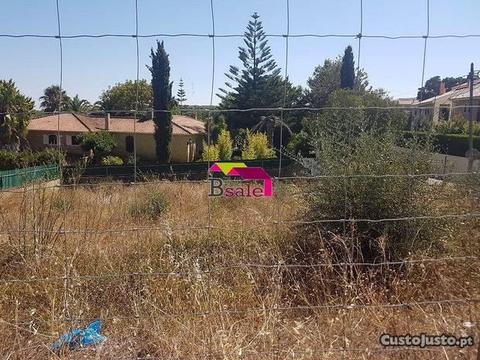 Terreno para construção em aldeia de j