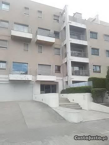 T2 Duplex em condominio reservado Amial-Paranhos