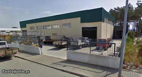 Armazém Industrial em Paio Pires