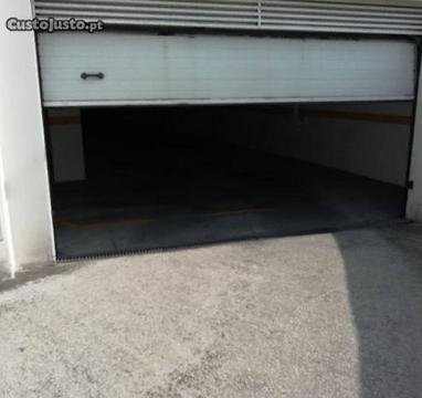 Garagem com 80m2, magnifica localização