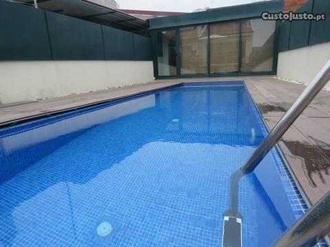 Moradia T2 genuína com piscina e garagem Custóias