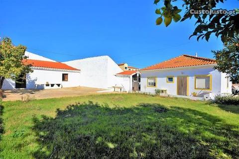 Moradia T2 210,00 m2