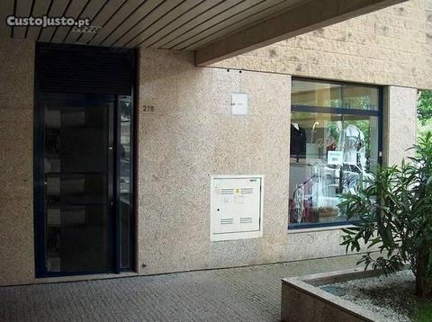 [5467] loja ao hospital da Prelada bom investiment