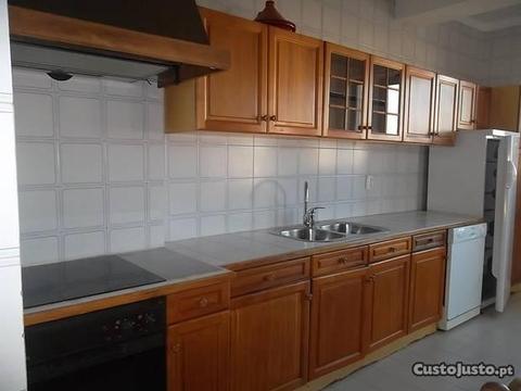 Apartamento T3 bem localizado São João da