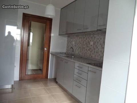 Ótimo Apartamento T2 remodelado na Maia