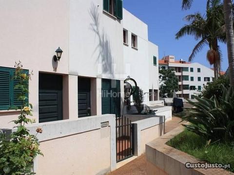 Moradia Em Banda T2 | Serrado Do Mar | Câmara D