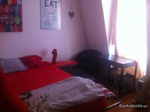 CASAL. Double room,Bairro Alto.Despesas Incluidas