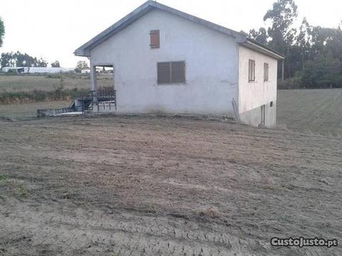 Moradia T3 6900m2 terreno ( 2000m2 construtívo)