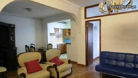 Apartamento com boas áreas T2+1 Portimão