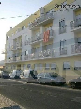 Apartamento com boas áreas T2 Marinha Grande