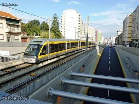 T0 junto ao Metro de St. Ovideo