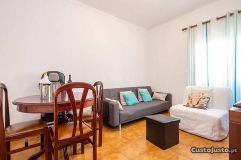 1º Andar pronto a habitar em Paio Pires