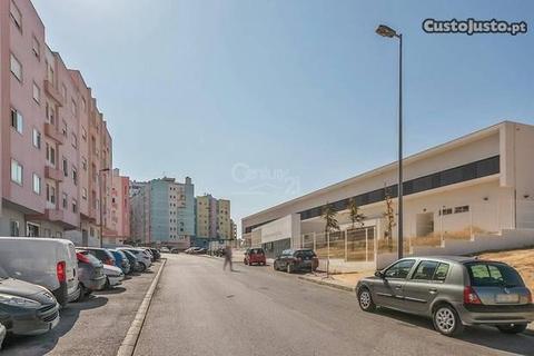 T2 com 92m2 em Santa Marta de Corroios