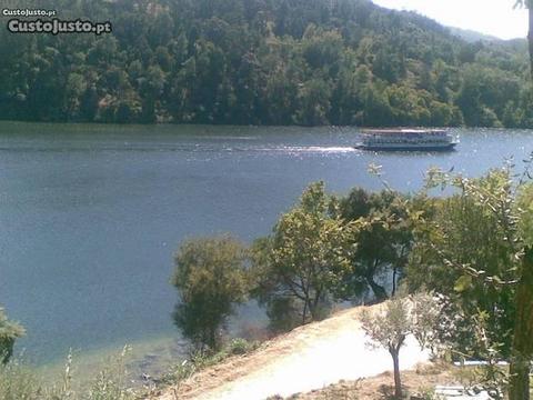 Casa junto ao rio douro