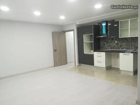 Apartamento T1 remodelado, Massamá, Lisboa